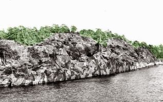 (Courtesy of reddit http://www.reddit.com/r/pics/comments/2muv2x/a_camouflaged_swedish_navy_ship/)