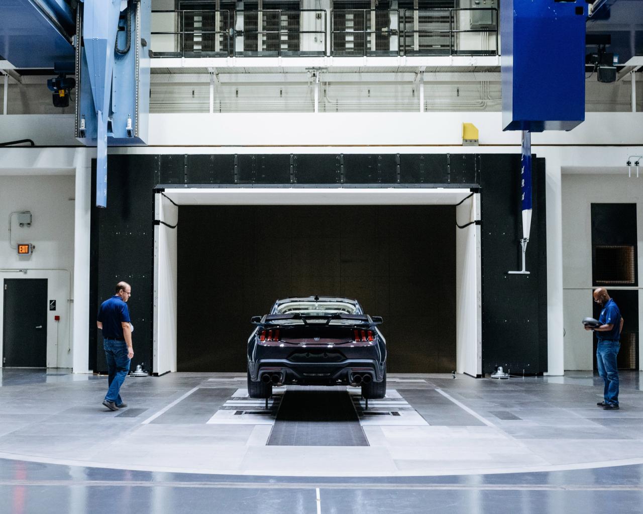 2024 Ford Mustang Dark Horse rolling road wind tunnel testing
